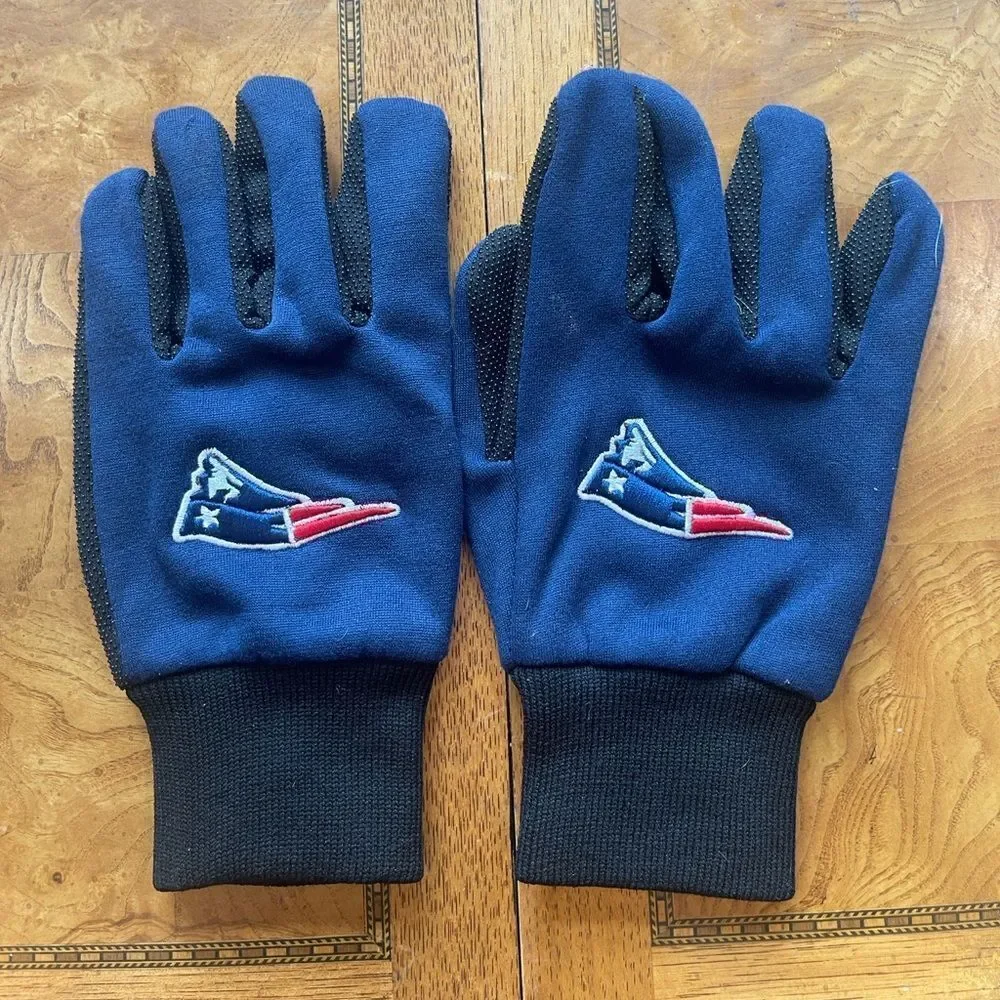 Patriot NFL Gloves!!